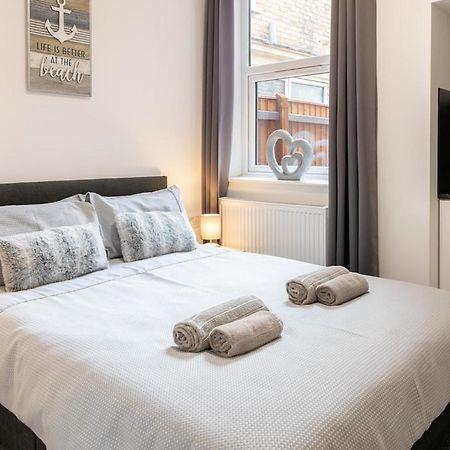 Megs Island Guest House Cleethorpes Esterno foto