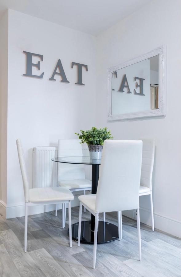 Megs Island Guest House Cleethorpes Esterno foto